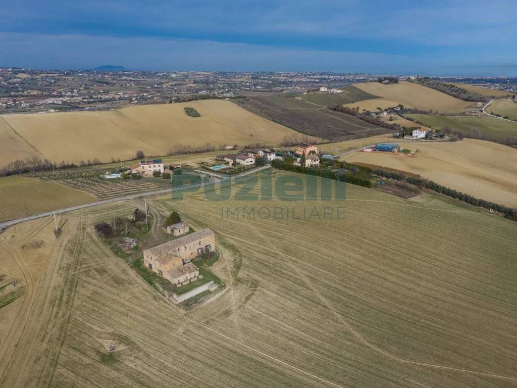 Rustico / casale a Fermo in Strada Comunale Vallasciano S.N.C. - Foto 3
