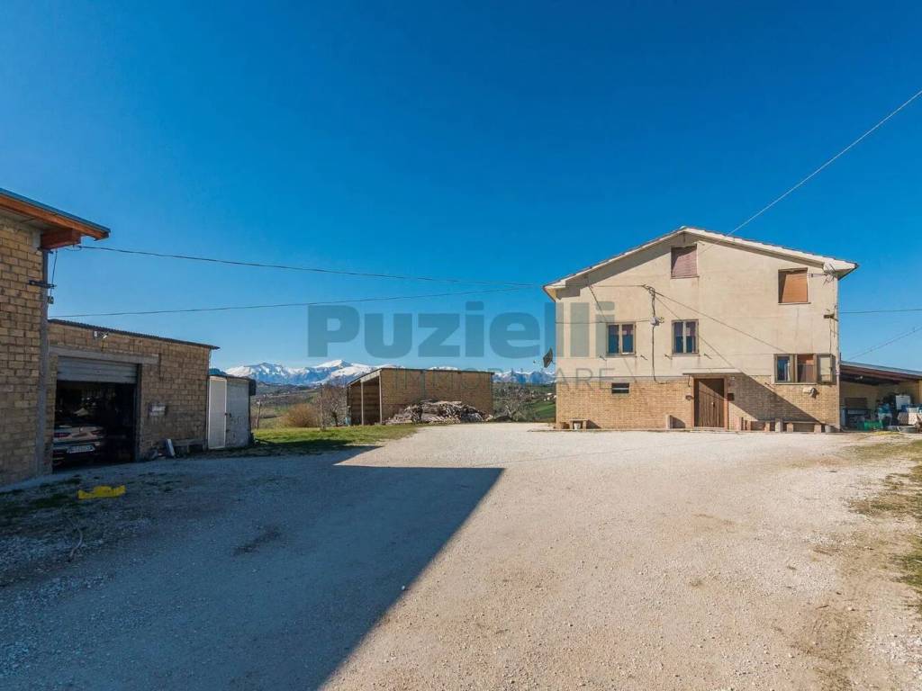 Villa a Falerone in Strada Faleriense A Valle - Foto 2