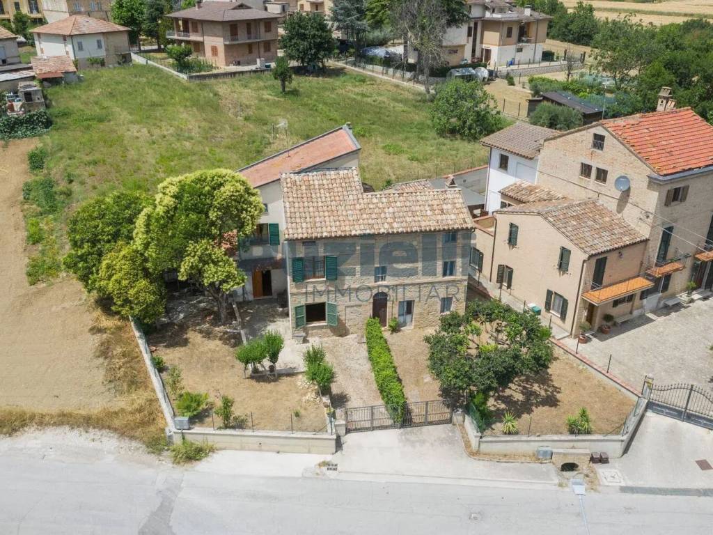 Villa a Falerone in Via Gagarin, 40 - Foto 4
