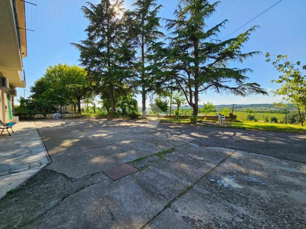 Casa indipendente a Nizza monferrato in STRADA ALESSANDRIA, 74 - Foto 4