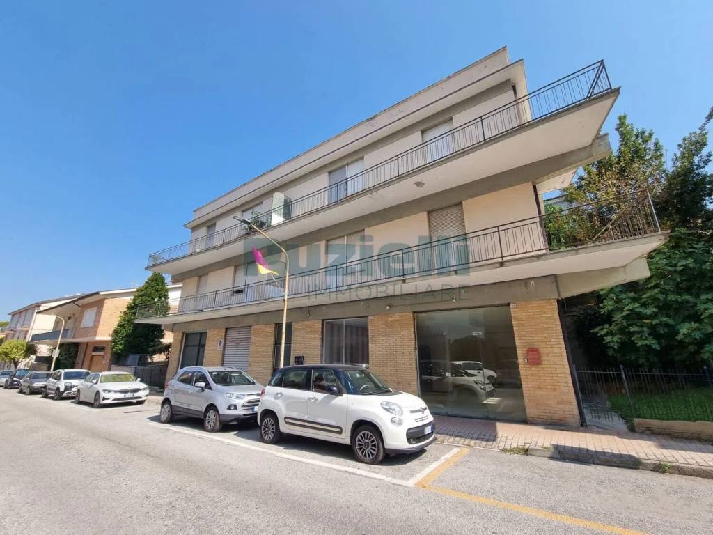 Appartamento a Fermo in Via Vincenzo Monaldi - Foto 2