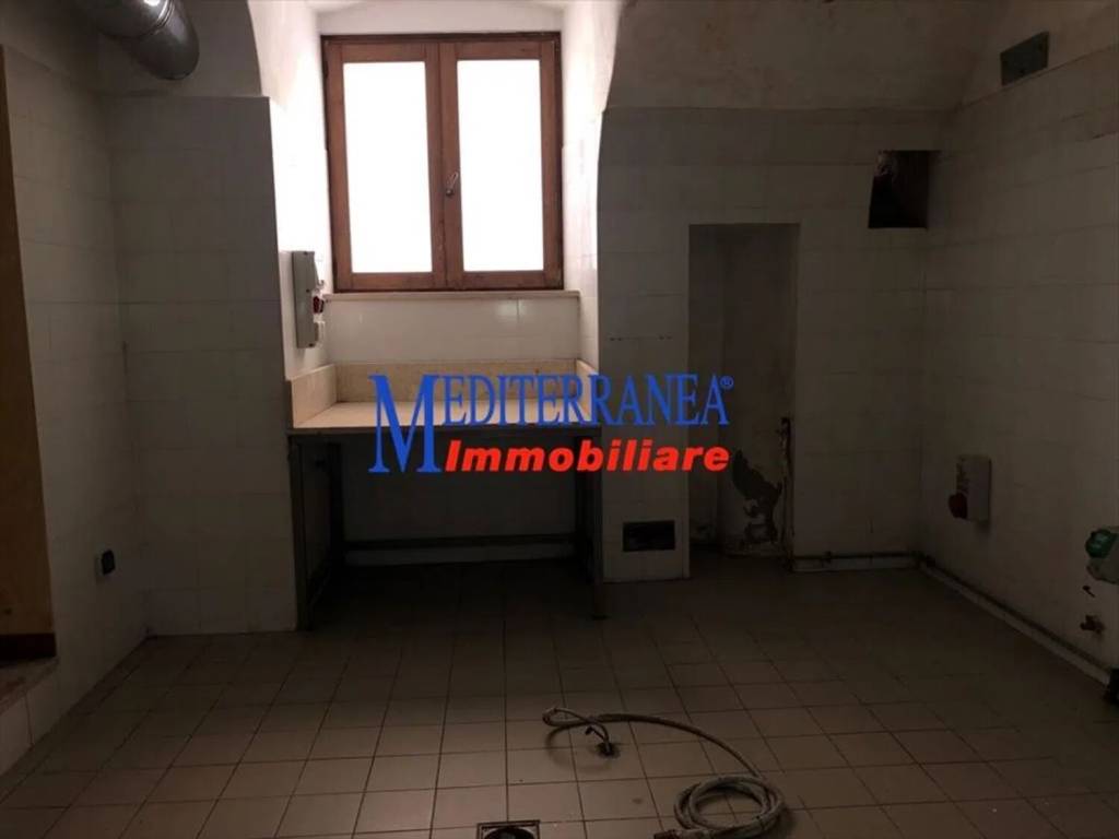 Palazzo / stabile a Bisceglie in Area Residenziale Indirizzo Non Visibile Centro Storico - Foto 2