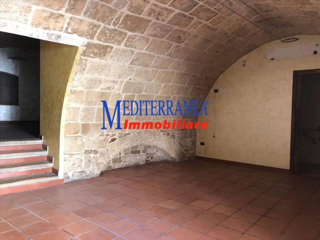 Palazzo / stabile a Bisceglie in Area Residenziale Indirizzo Non Visibile Centro Storico - Foto 4