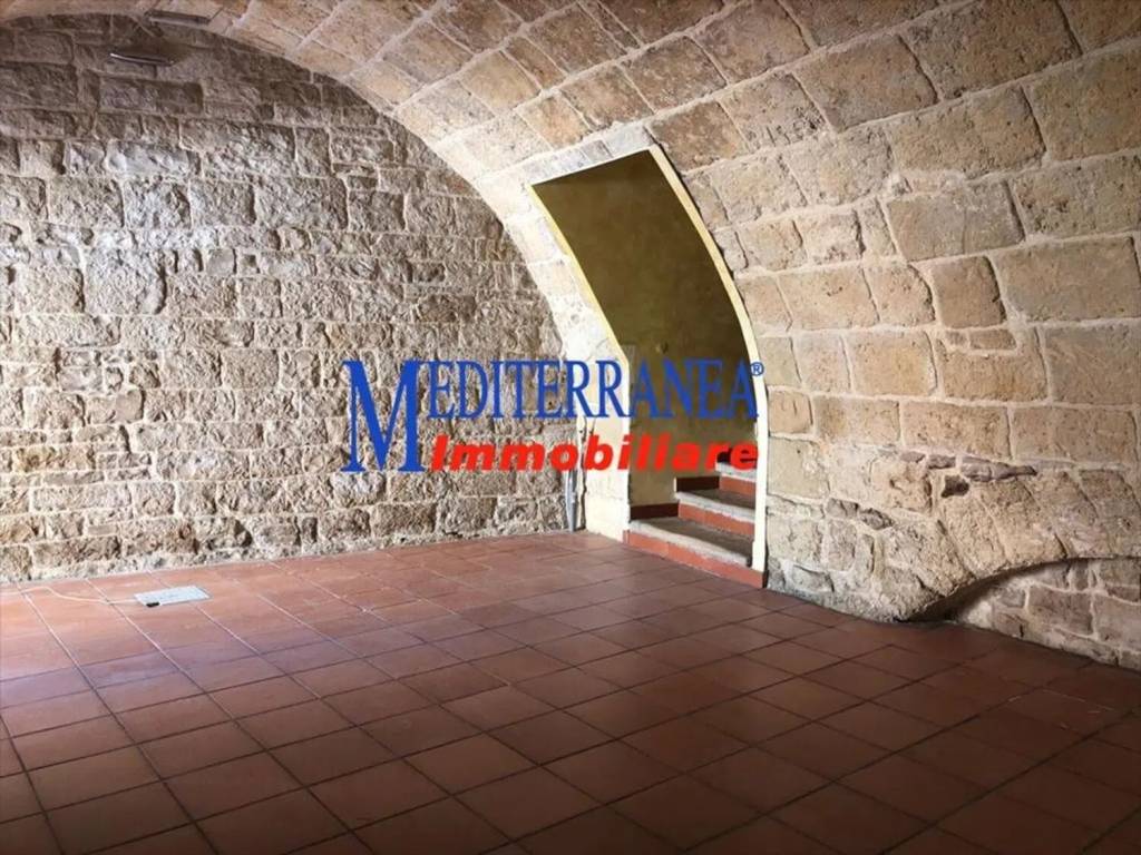 Palazzo / stabile a Bisceglie in Area Residenziale Indirizzo Non Visibile Centro Storico - Foto 5