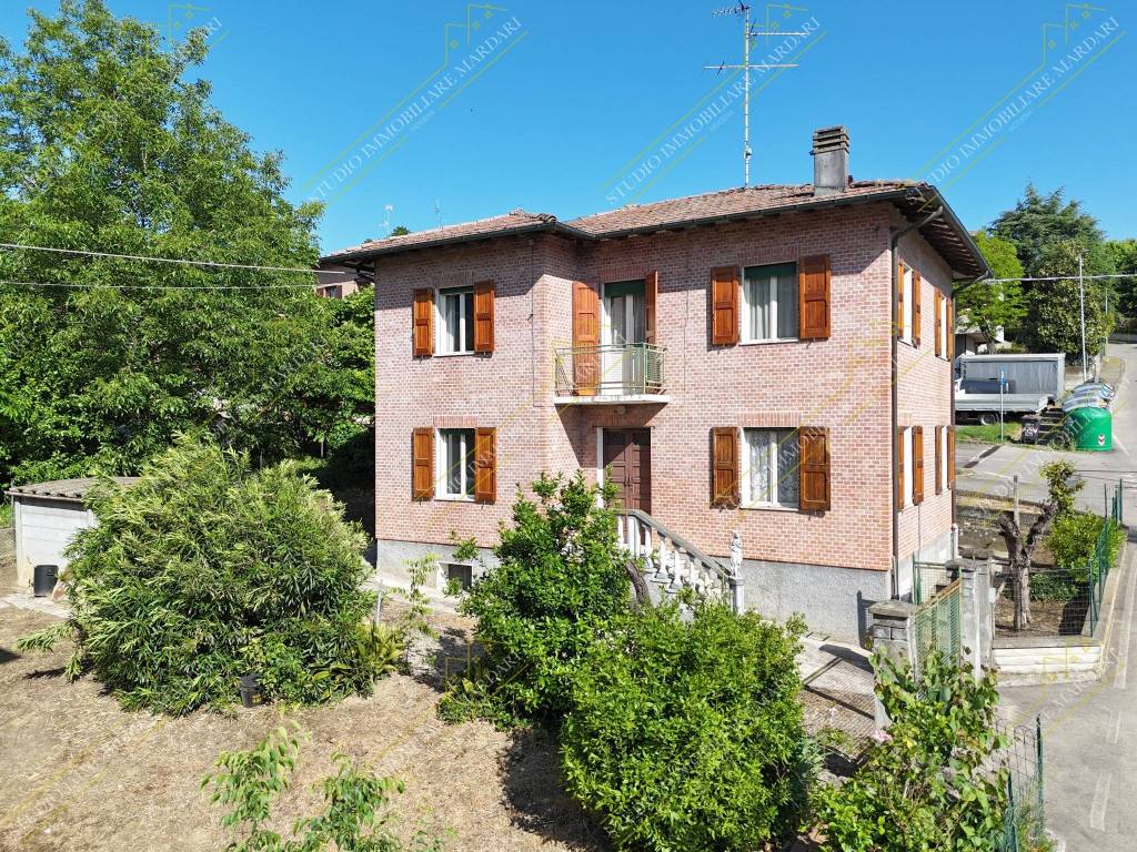 Villa a Castelvetro di modena in Via Bacuccola, 1 - Foto 2