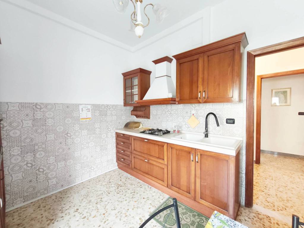 Appartamento a Brindisi in Via Umberto Maddalena - Foto 3