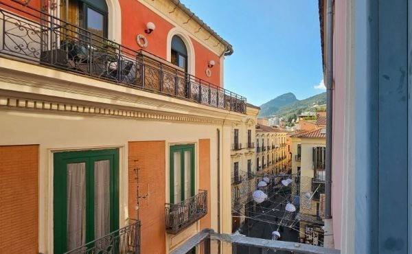 Appartamento a Salerno in Piazza Sedile Del Campo, 22 - Foto 2
