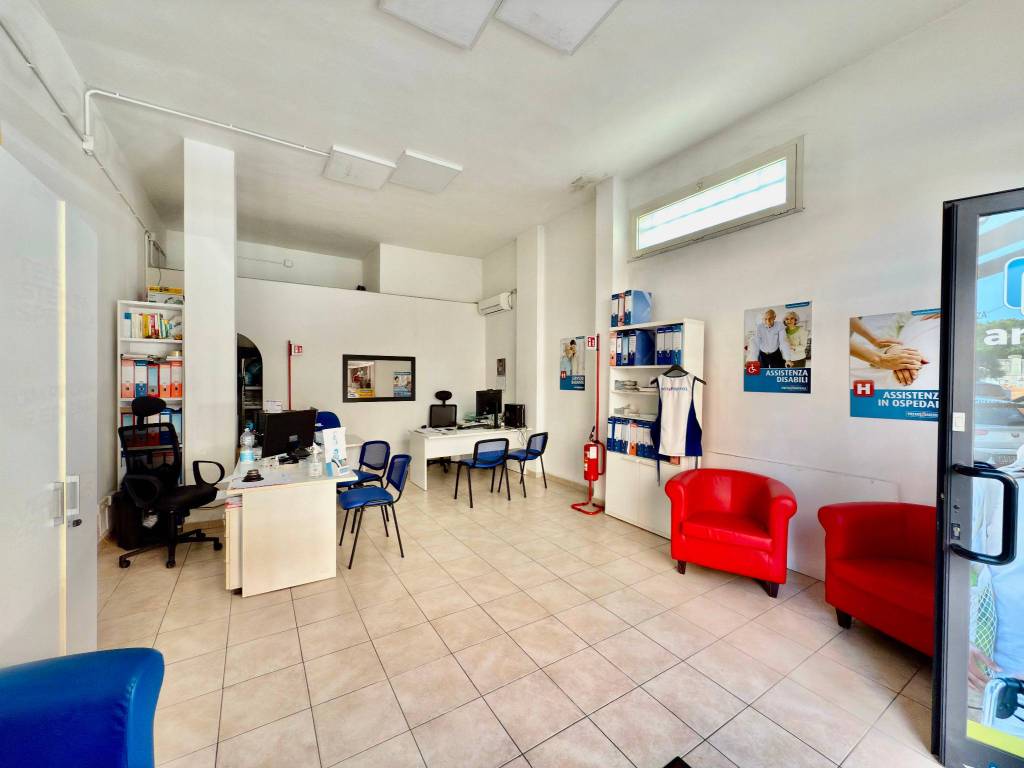 Immobile a Cagliari in Via Cornalias angolo Via Cadello - Foto 4