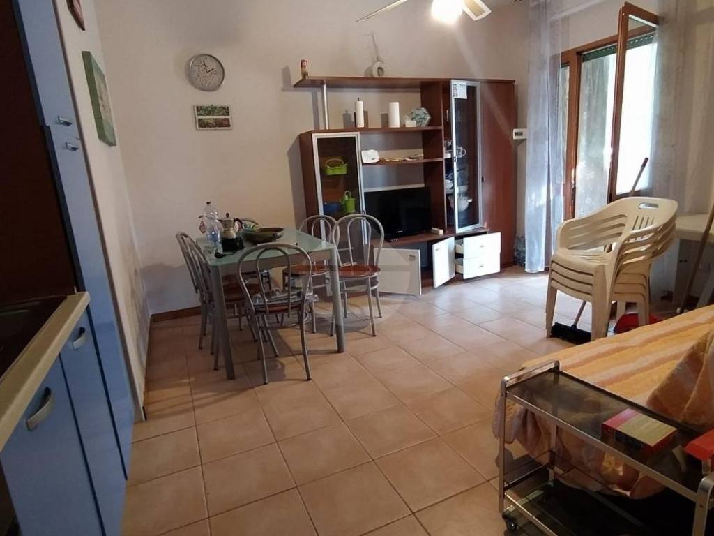 Appartamento a Minturno in Via Cristoforo Colombo, 43 - Foto 2