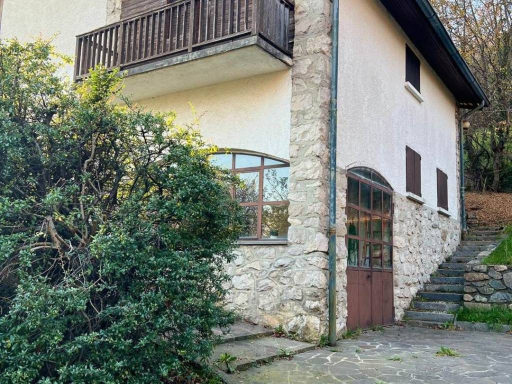 Villa a Ballabio in VIA MASSIMO D'AZEGLIO, 4 - Foto 4