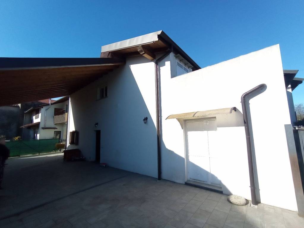 Villa a Oleggio in Via Santo Stefano, 119 - Foto 3