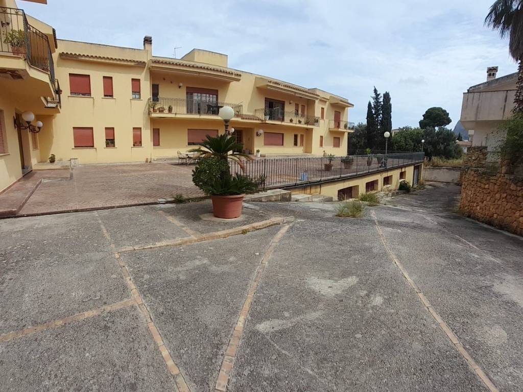 Appartamento a Cinisi in Via Nazionale, 209 - Foto 2