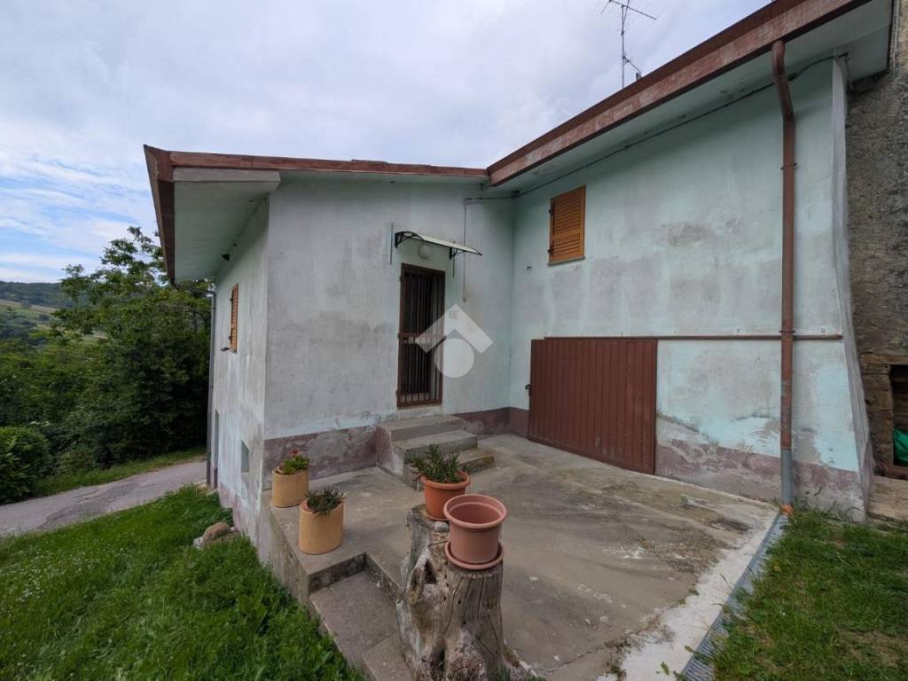 Casa indipendente a Tavoleto in strada provinciale - Foto 2