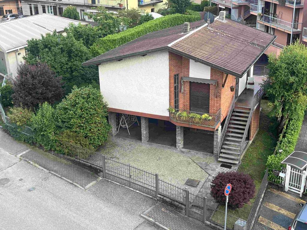 Villa a Sesto calende in Via Bellaria, 16 - Foto 2