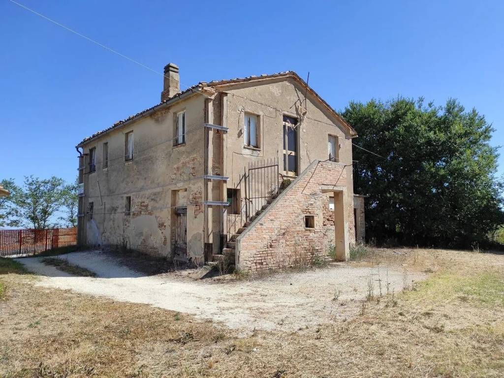 Rustico / casale a Treia in Contrada Schito S.N.C. - Foto 2