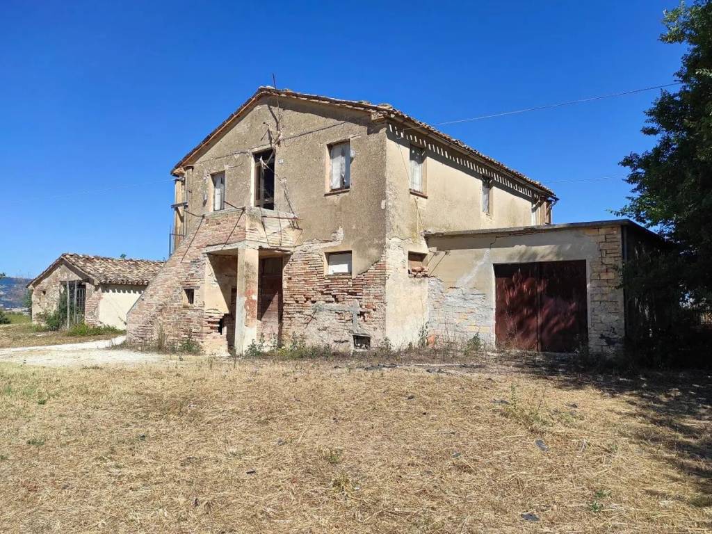 Rustico / casale a Treia in Contrada Schito S.N.C. - Foto 5