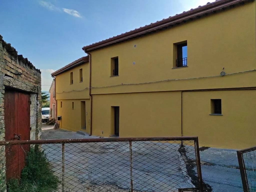 Villa a San severino marche in 75Ff+Pc S.N.C. - Foto 4