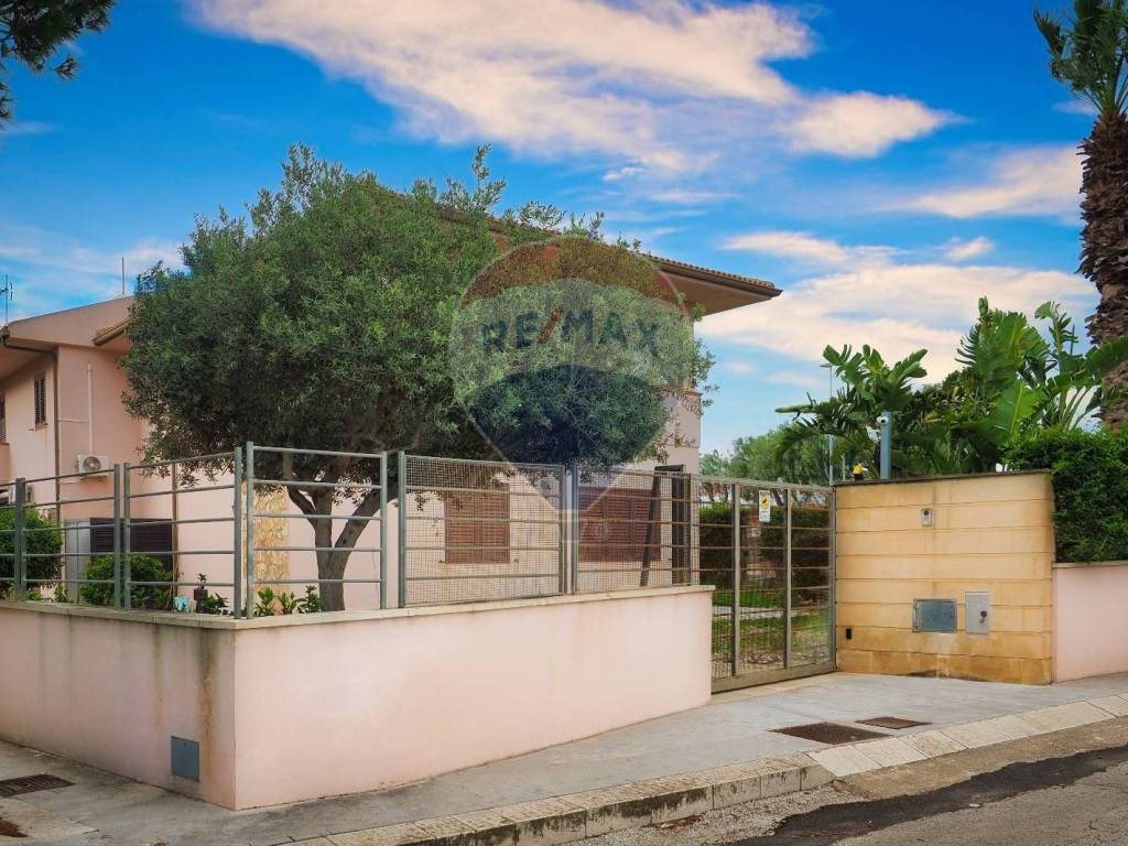 Villa a Santa croce camerina in CIRCONVALLAZIONE COSTA DEGLI ARCHI, 25 - Foto 2