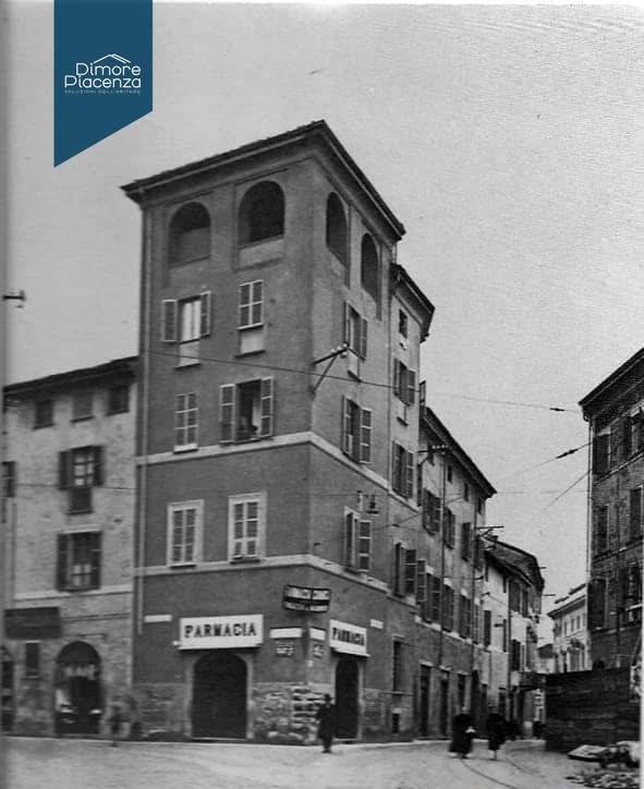 Box / garage a Piacenza in Piazza del Borgo - Foto 5