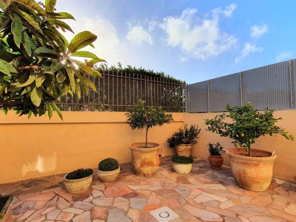 Villetta a schiera a Cagliari in Via Johannes Keplero S.N.C. - Foto 3