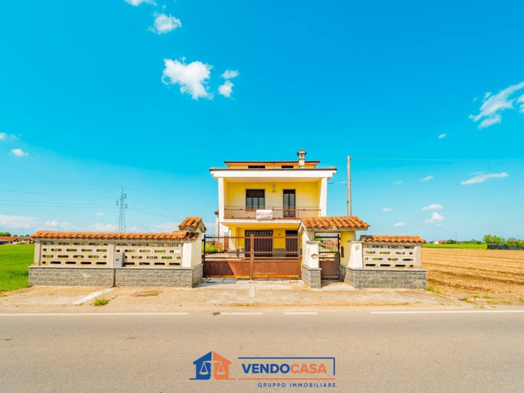 Villa a Centallo in Via Murazzo, 67 - Foto 2