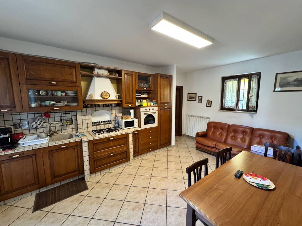 Appartamento a Bastia umbra in Via 1 Maggio - Foto 4