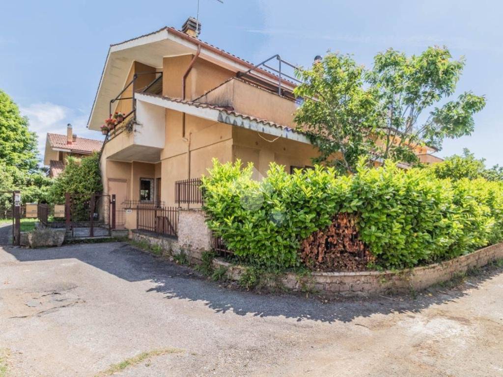 Appartamento a Sutri in Via martiri di via fani, 43 - Foto 2