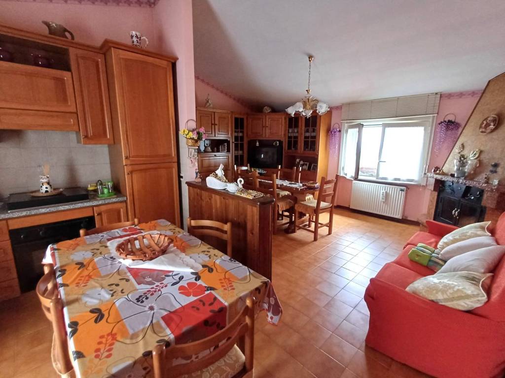 Attico / mansarda a Caprarola in Via Amedeo Bartoloni - Foto 2