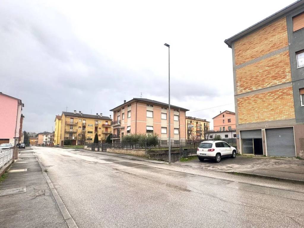 Immobile a Fabriano in Via Benedetto Croce - Foto 3