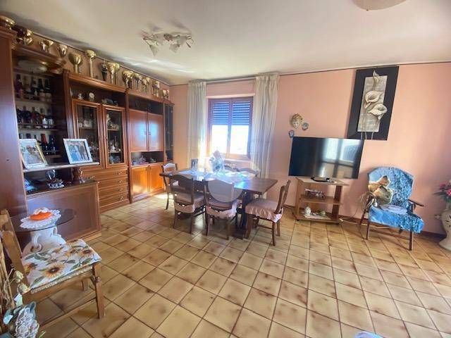 Palazzo / stabile a Montefiascone in Via Alcide de Gasperi, 1 - Foto 2