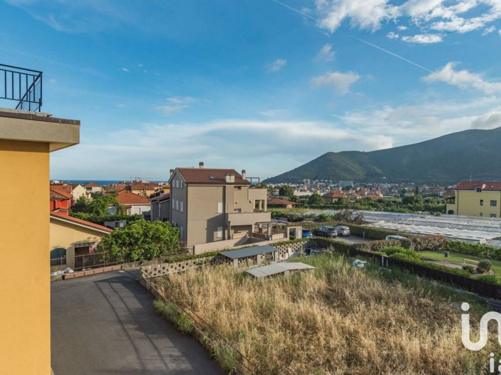 Appartamento a Loano in Via ISONZO, 37 - Foto 4