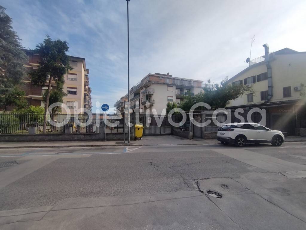 Box / garage a Caserta in Viale Abramo Lincoln, 172 - Foto 2