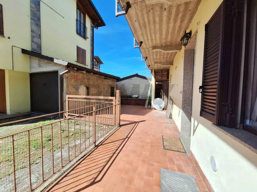 Appartamento a Brebbia in via Piave, 3 - Foto 3