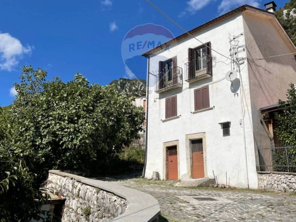 Casa indipendente a Pizzone in Via di Luzio, 15 - Foto 2
