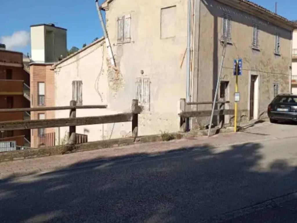 Casa indipendente a Urbino in SP 9 - Foto 2