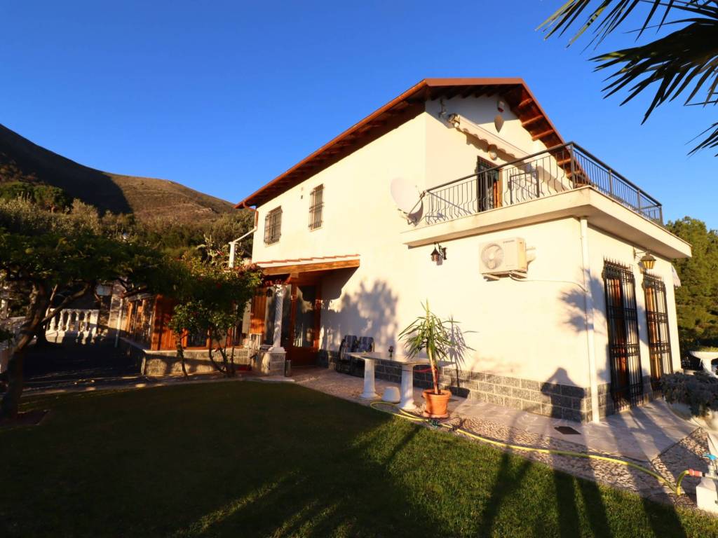 Villa a Ceriale in Via Palermo - Foto 3