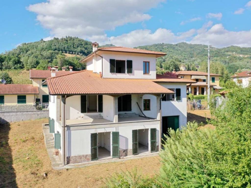 Villa a Barga in Via di Mezzo - Foto 4