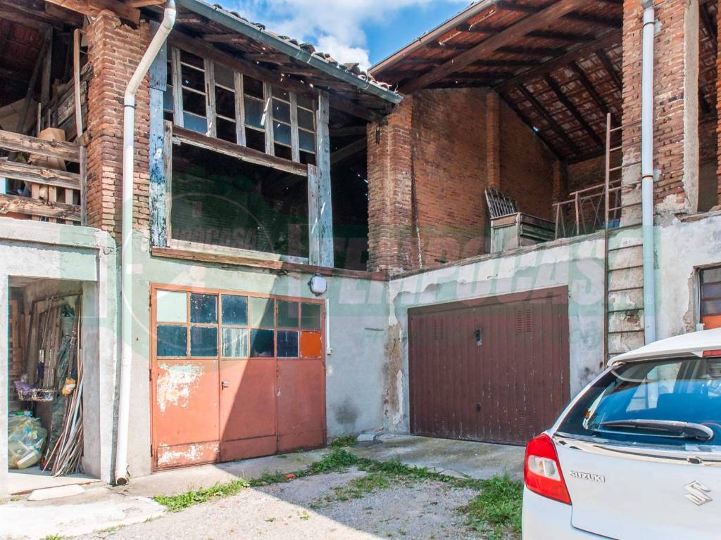 Rustico / casale a Gorla minore in Via Francesco Raimondi - Foto 2