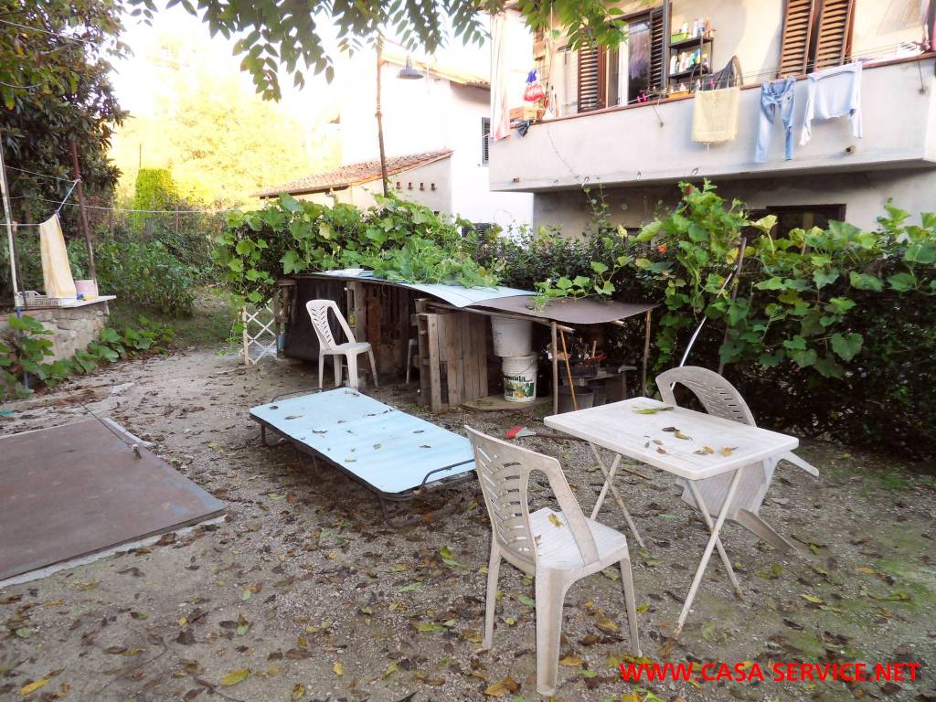 Appartamento a Montevarchi in Strada Provinciale Lungo Arno - Foto 2