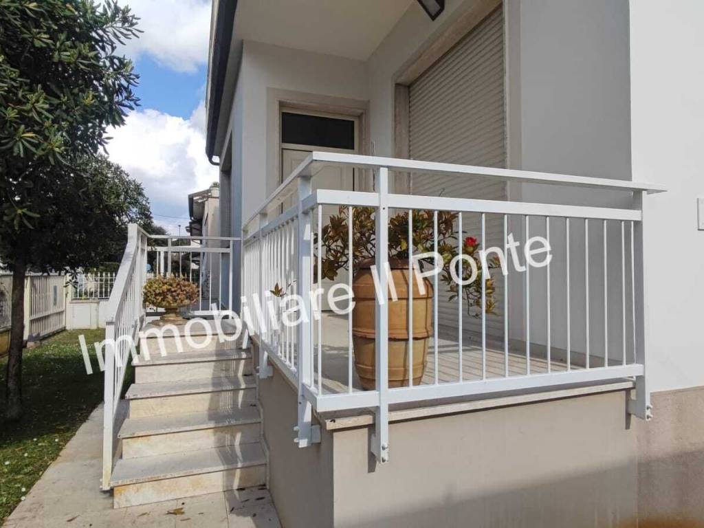 Villa a Camaiore in Via 25 Luglio, 11 - Foto 2
