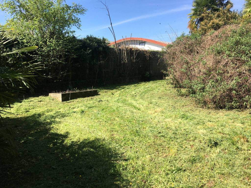 Villa a Besozzo in Via Giosuè Carducci, 6 - Foto 2