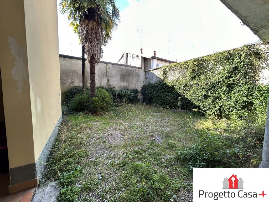 Palazzo / stabile a Carnago in Via Giuseppe Garibaldi, 5 - Foto 5