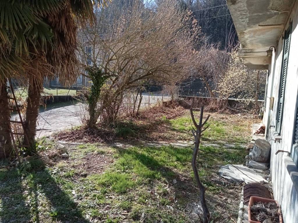 Casa indipendente a Besozzo in Via Stocchetti, 28 - Foto 4