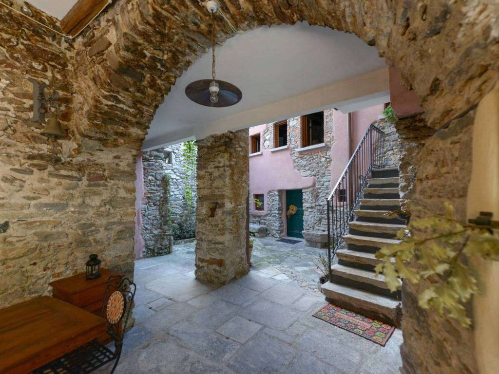 Villa a Castelveccana in Via Sant'Antonio - Foto 4