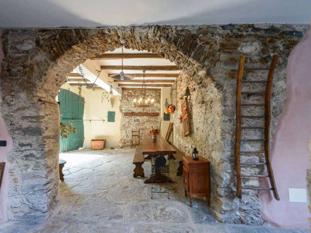 Villa a Castelveccana in Via Sant'Antonio - Foto 5