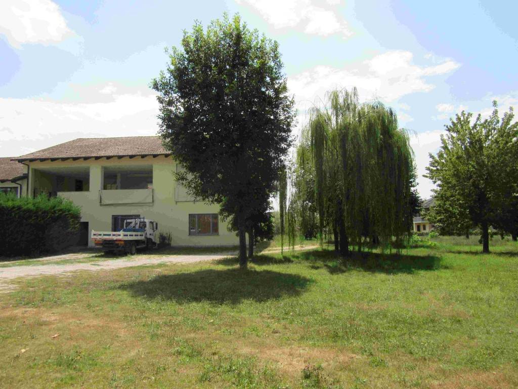 Villa a Bra in Via Vittorio Emanuele II, 59 - Foto 4