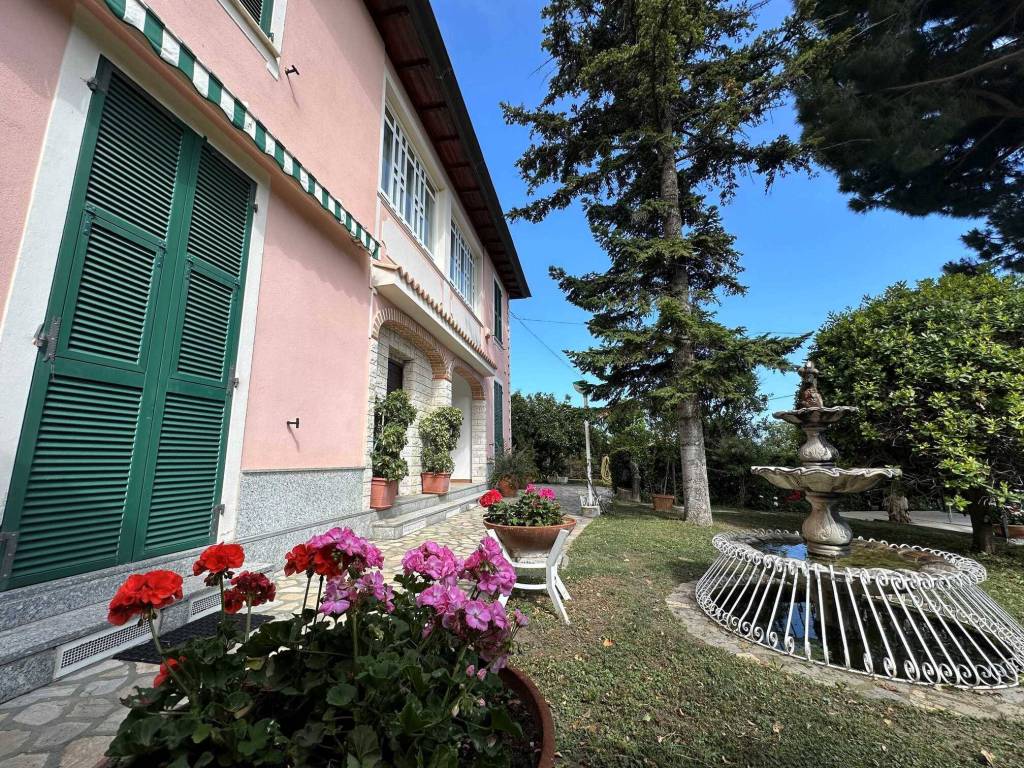 Villa a Alassio in Via Filippo Airaldi - Foto 2