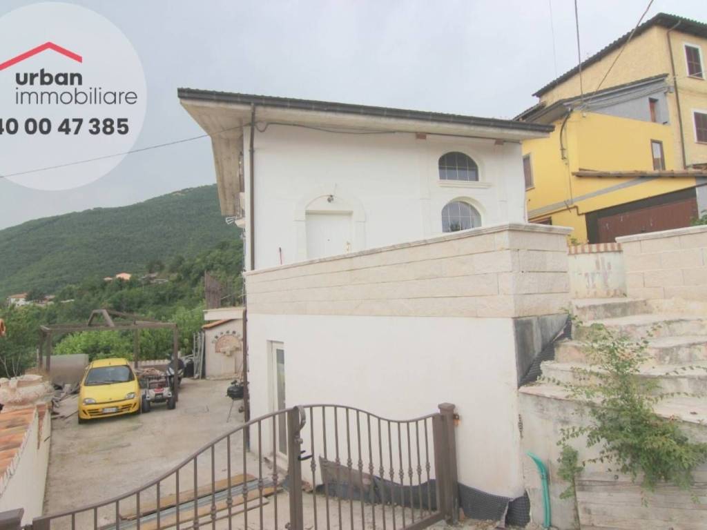Casa indipendente a Scoppito in Piazza Francesco Baracca, 8 - Foto 2