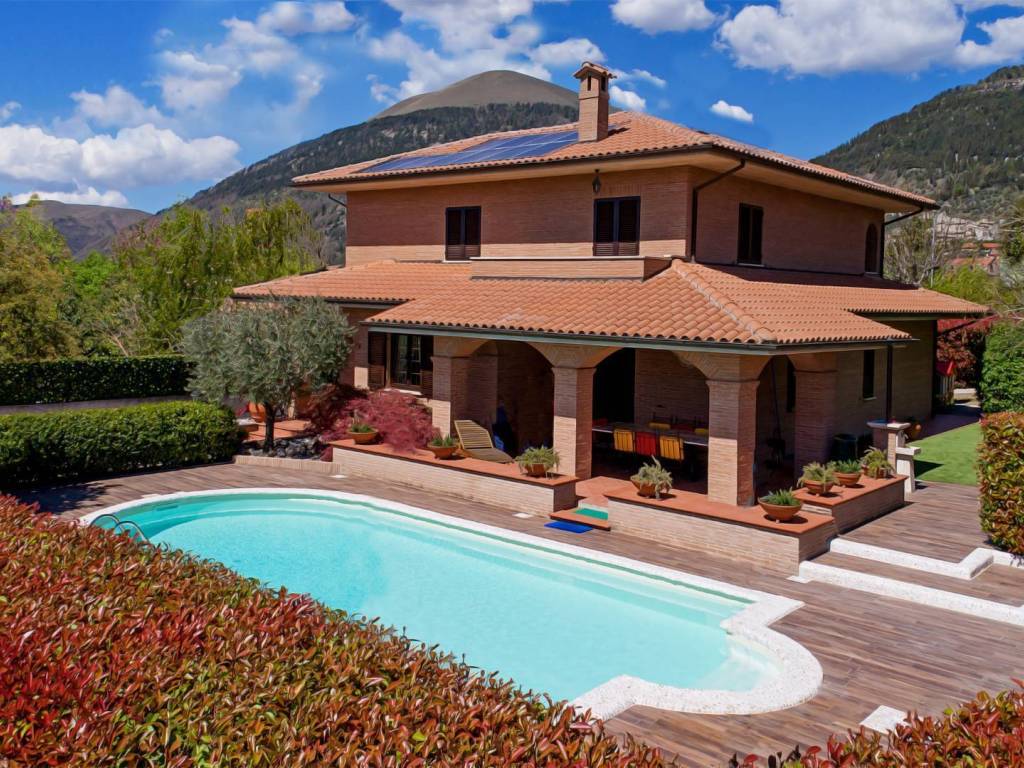 Villa a Gubbio in Via Francesco Allegrini - Foto 3