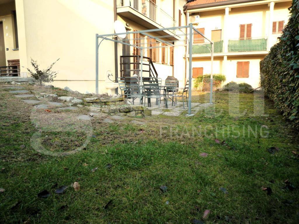 Appartamento a Cadrezzate con osmate in via Marconi, 45 - Foto 2